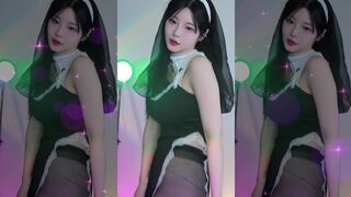 p_tilda Asian Babe Dancing Like a Hoe On Live Cam Video