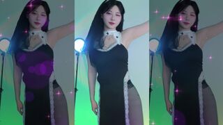 p_tilda Horny Asian Babe In Black Dancing off On Live Video