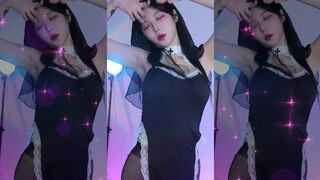 p_tilda Horny Asian Babe In Black Dancing off On Live Video