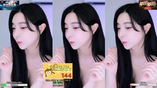 in0074 Sexy Asian Beauty Dancer On Live Video