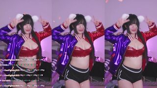 ny991017 Sexy Asian Girl Doing a Cute Dance On Live Video