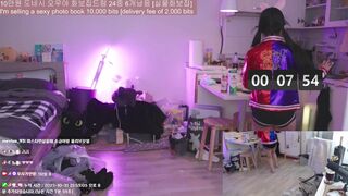 ny991017 Asian Harley Quinn Cosplayer Showing Her Thicc Ass On Live Video