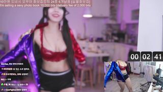 ny991017 Sexy Asian Girl With Hot Boobs On Live Video