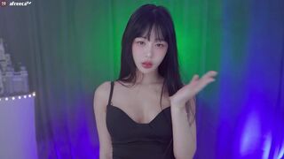 Beautiful Asian Model in Black Dancing Hot on Live Afreecatv Video