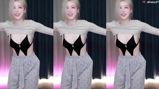 gusdk2362 Asian Babe With Super Hot Tight Tits Cute Dancing Afreecatv Video