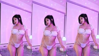 Yeo_ul Chubby Asian Hottie Dancing off On Live Video