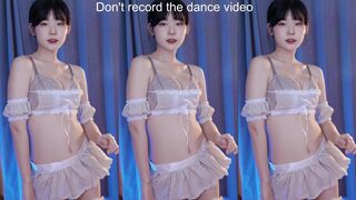 yule_.0.03 Cute Sexy Asian Dancing On Live Cam Video