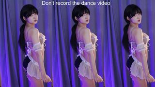 yule_.0.03 Erotic Asian Teen With Nice Body Dancing Live Video