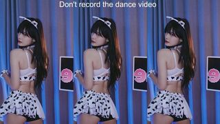 yule_.0.03 Asian Teen With Perfect Tits Dancing Video