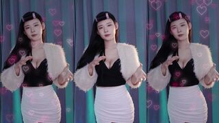 yule_.0.03 Sexy Asian In Black Top Dancing Video