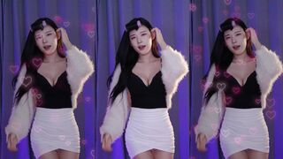 yule_.0.03 Sexy Asian In Black Top Dancing Video