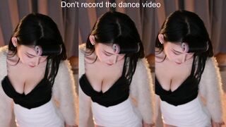 yule_.0.03 Teen Girl Loves Showing Off Tits On Live Video