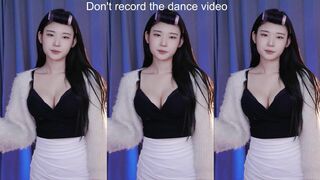 yule_.0.03 Pretty Sexy Asian In Black Dancing Video