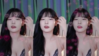 yule_.0.03 Cute Asian Teasing On Live Video