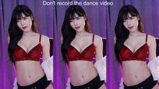 yule_.0.03 Sexy Sweaty Asian Dancer Live Video
