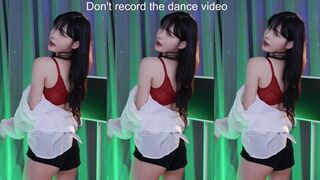 yule_.0.03 Sexy Sweaty Asian Dancer Live Video