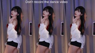 yule_.0.03 Sexy Asian Hot Dancing in Tiny Shorts Video