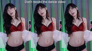 yule_.0.03 Nerdy Asian beauty Dancing On Live Cam Video