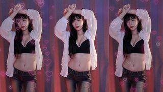 yule_.0.03 Hot Asian Babe Dancing Like a Pro Video
