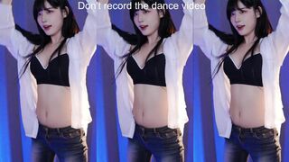 yule_.0.03 Asian Chick With Bouncy Boobs Live Video