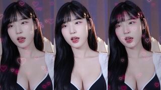 yule_.0.03 Hot Asian Teen Closeup Live Video