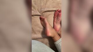 Vina sky Asian Showing Her Feet On Cam Onlyfans Video