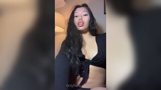 Yoyowooh Asian Exposing Pussy and Teasing It On Cam While Rubbing Onlyfans Video