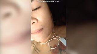 Pinay Gwen masturbating