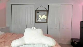 Delightfulhug Exposing Lusty Oiled Naked Body and Uses Vibrator On Pussy Video