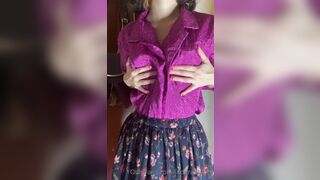 Jaderabbit Showing her Natural Tits and Squeezing it on Cam Onlyfans Video