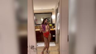 Housewife Style Amanda Shows Her Juicy Ass Onlyfans Video