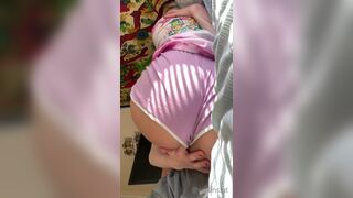 Raisinslut Gets Tight Ass Fingered Leaked Video