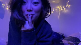 Avalonrosey Puts Vibrating Dildo In Nasty Cunt Onlyfans Video