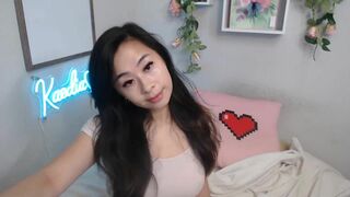 Kaedialang Playing Nude Cunt On Live Stream Video