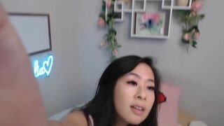 Kaedialang Playing Nude Cunt On Live Stream Video