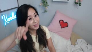 Kaedialang Teases Her Fans On Her Live Stream Leaked Video
