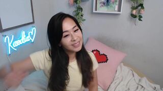 Kaedialang Teases Her Fans On Her Live Stream Leaked Video