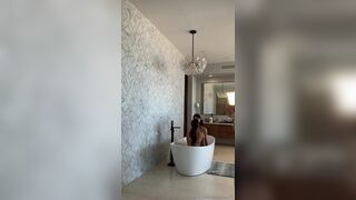 Lucymochi Scrubadubdub Lucy And Bri Are In A Tub Were So Wet Daddy Porn Leak