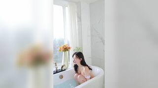 Leeesovely Teasing Thicc Body Wearing Underwear In Bathtub Video