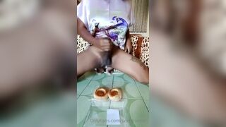 Jasminemali Horny Asian Lady Boy Jerking Off Hard And Cum On Donuts Onlyfans Video