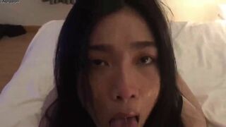 Horny Asian Girl Sucking A Big Cock And Let The Guy Cum In Her Mouth Leaked Video