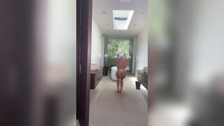 Kaile G0h Sexy Asian Showing Off Her Curvy Hot Booty Video