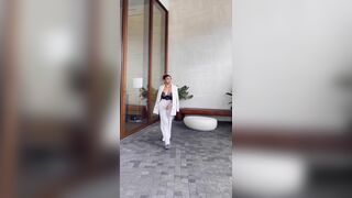 Asian Model Exposed her Amazing Figure While Walking Toward Video