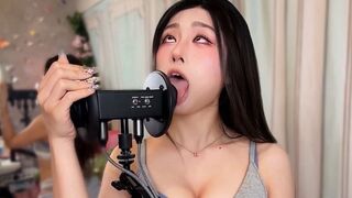 LonikaMeow Hong Kong girl licking ears, intracranial orgasm 3Dio Ear Licking Ahegao Kisses Erlicking CK underwear