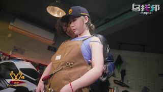 Psychoporn Customer fuck cute asian girl who works at the bike shop