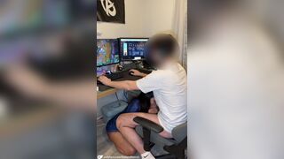 thaiandfrench  fan sucks me off during my game, I have to AFK to fuck her