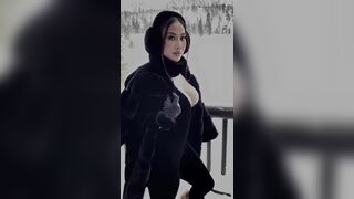 Bog Booty Asian Dancing On The Snow Video