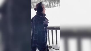 Bog Booty Asian Dancing On The Snow Video