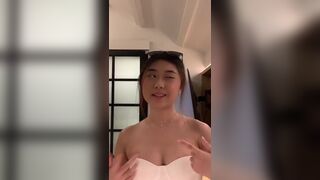 Extremely Cute Asian Girl Dancing Video