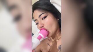 Praewasian Solo Blue Bottom Cyan Nails Masturbation Wand Super Wet Leaked Onlyfans Video